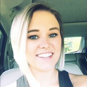 Meet your Posher, Lorrin